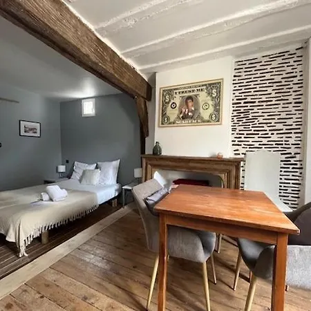 Le Chene Fleuri Bed & Breakfast Chartres Exterior photo